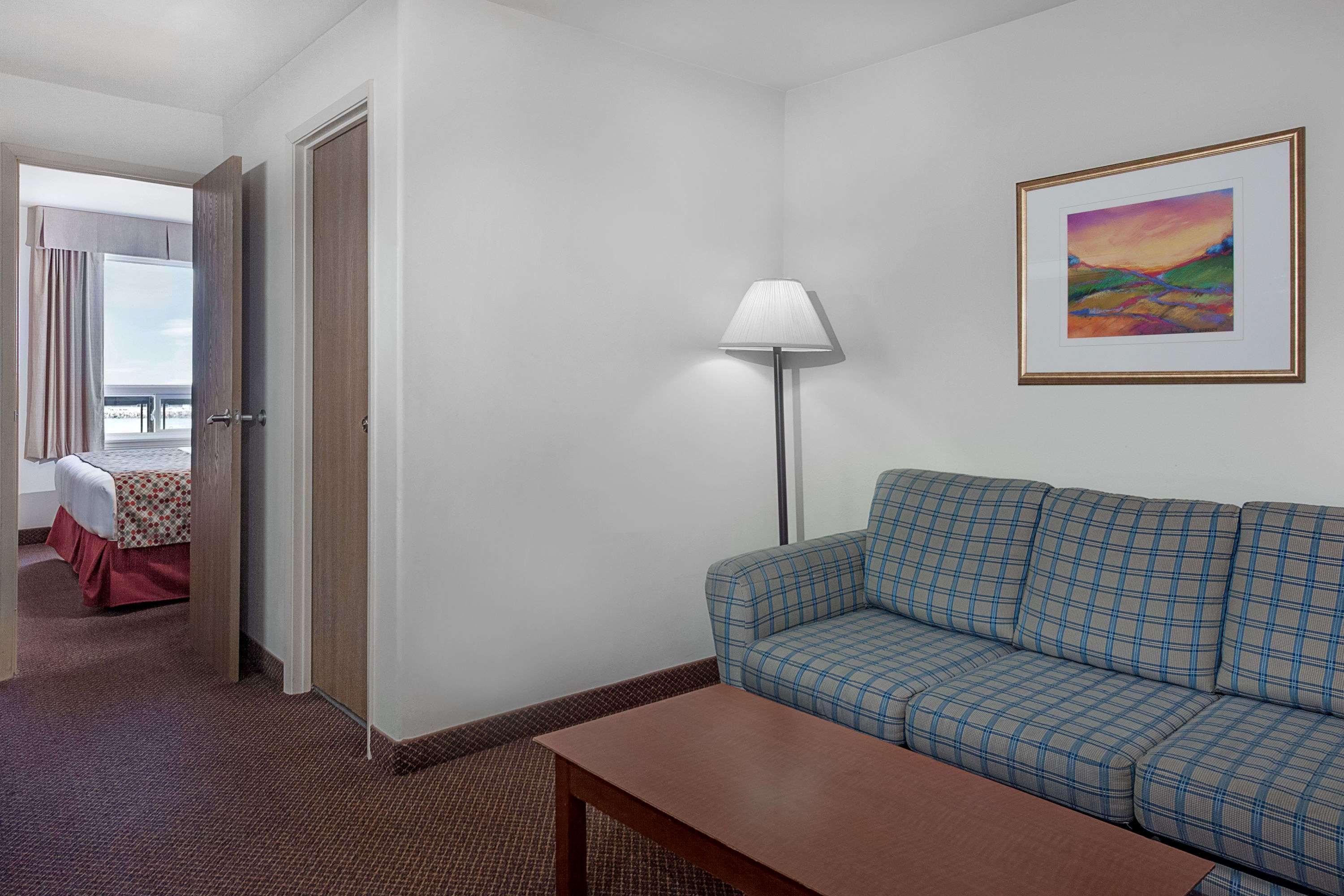 Hotel Super 8 By Wyndham Caraquet Exterior foto