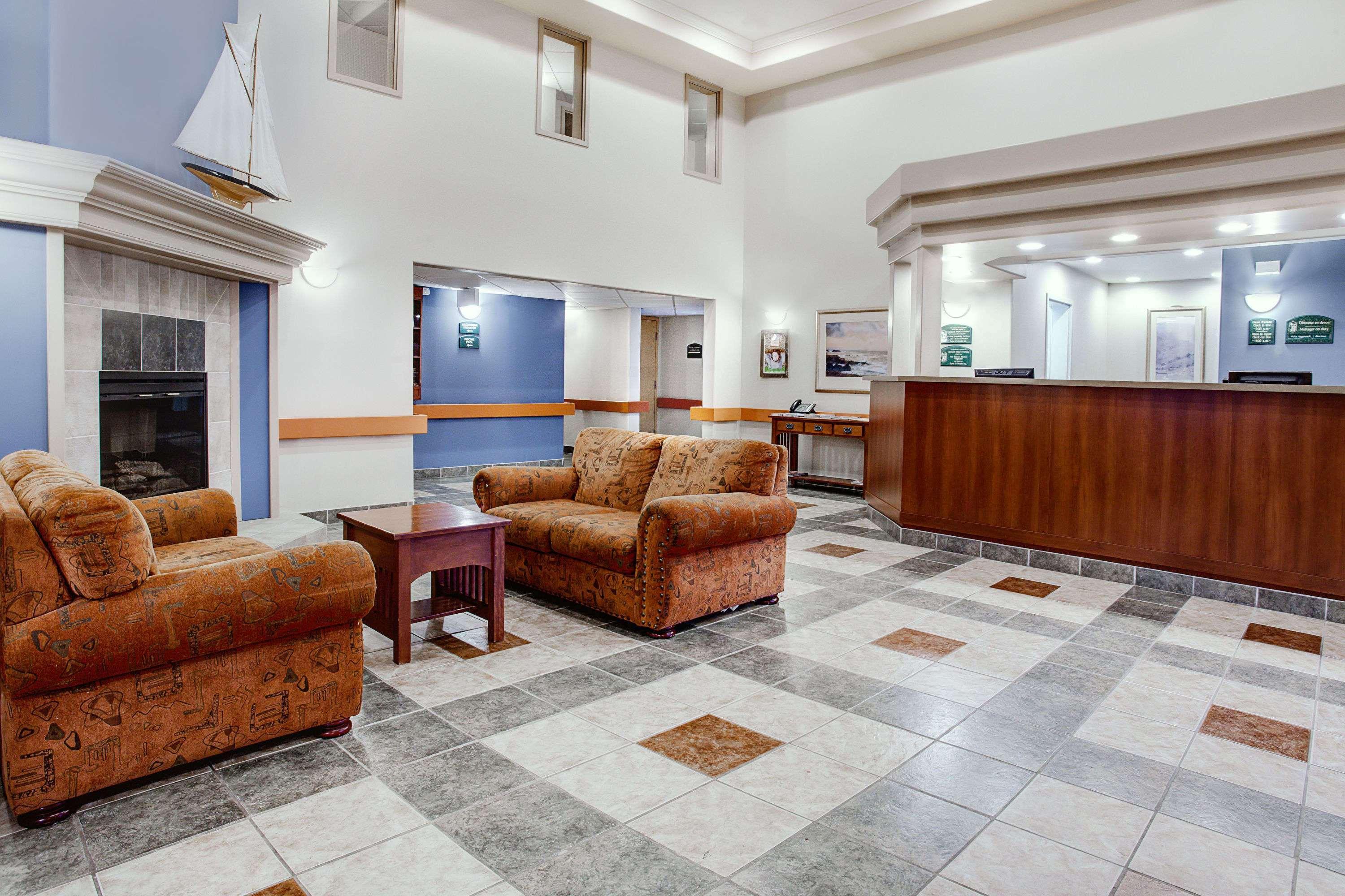 Hotel Super 8 By Wyndham Caraquet Exterior foto