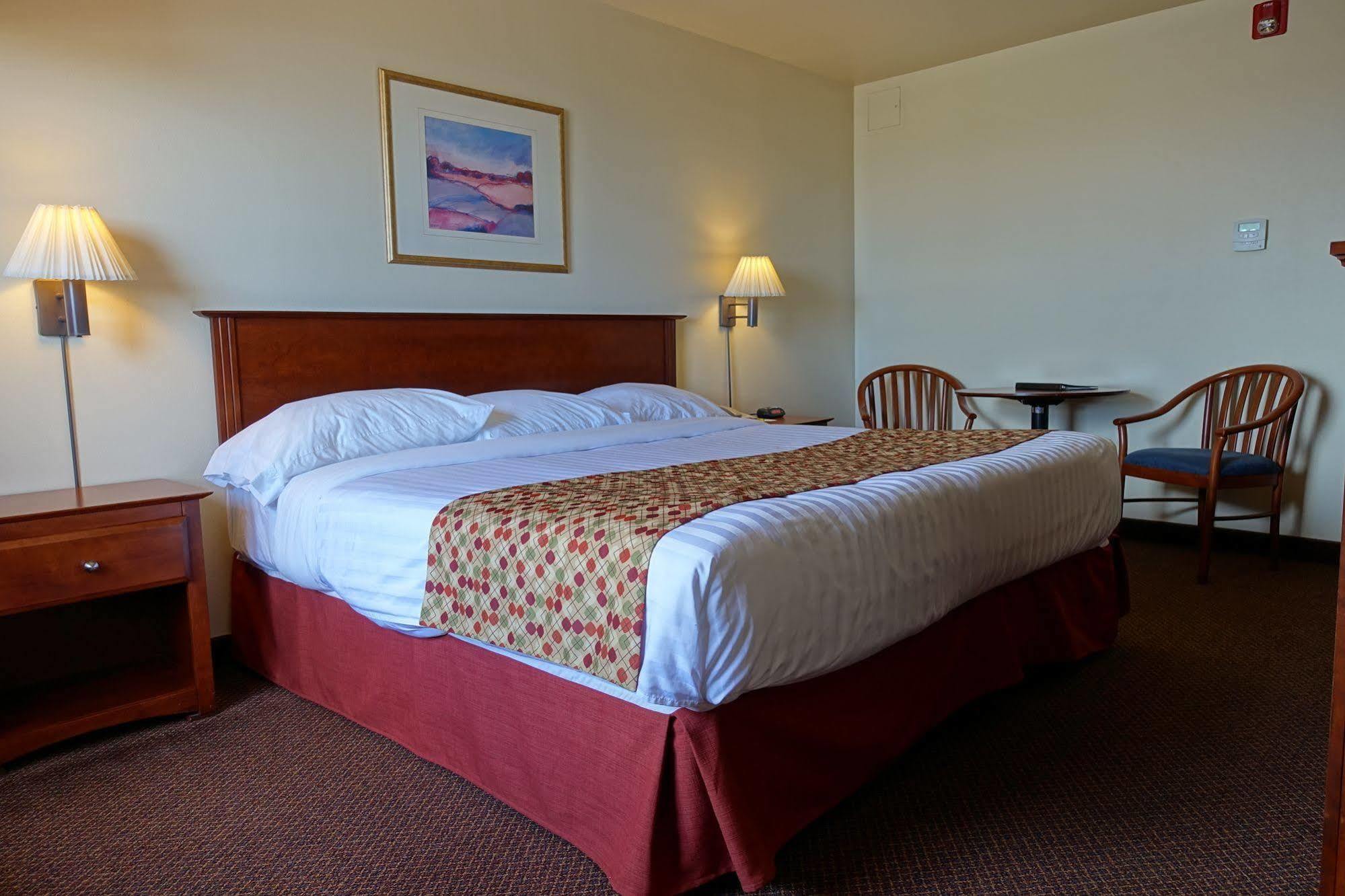 Hotel Super 8 By Wyndham Caraquet Exterior foto